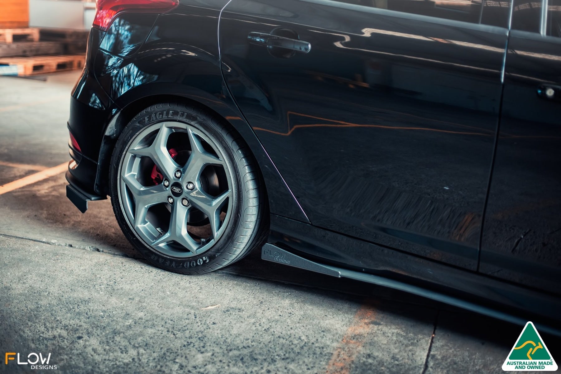 FLOW Designs  MK3.5 Focus ST (Facelift) Side Skirt Splitters (Pair)