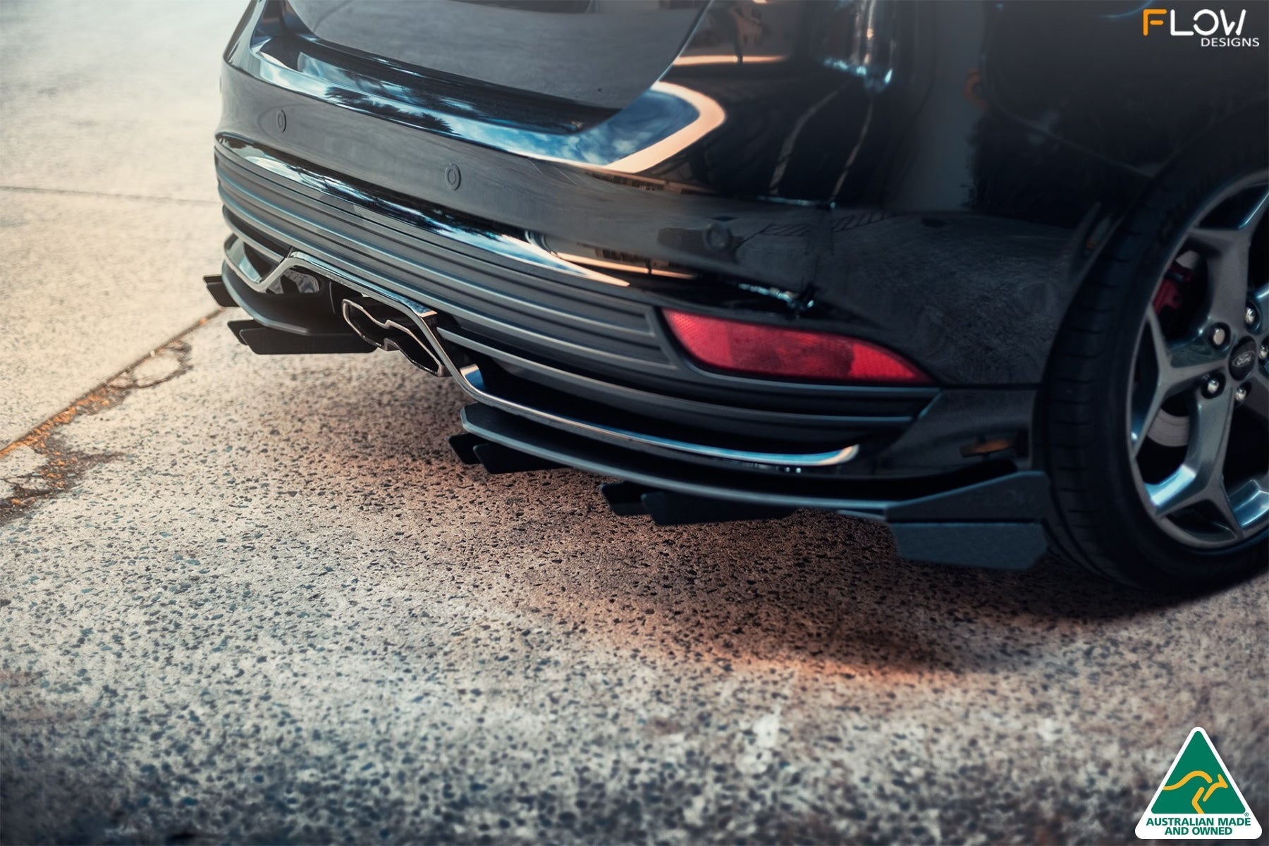 FLOW Designs  MK3.5 Focus ST (Facelift) Rear Diffuser Set