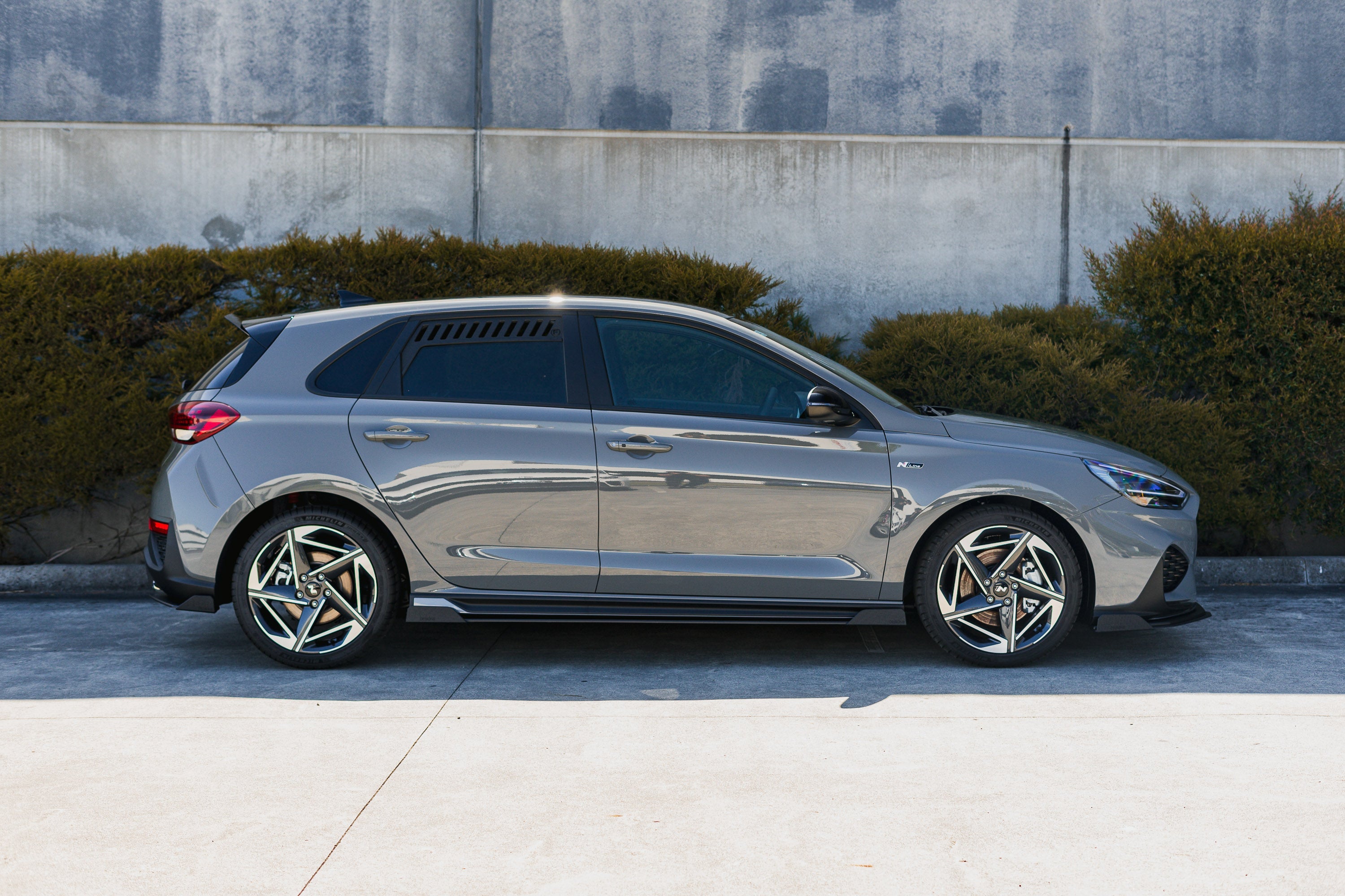 FLOW Designs  Hyundai i30N-Line Hatch PDe.V6 FL 2024+ Rear Window Vents (Pair) - MODE Auto Concepts