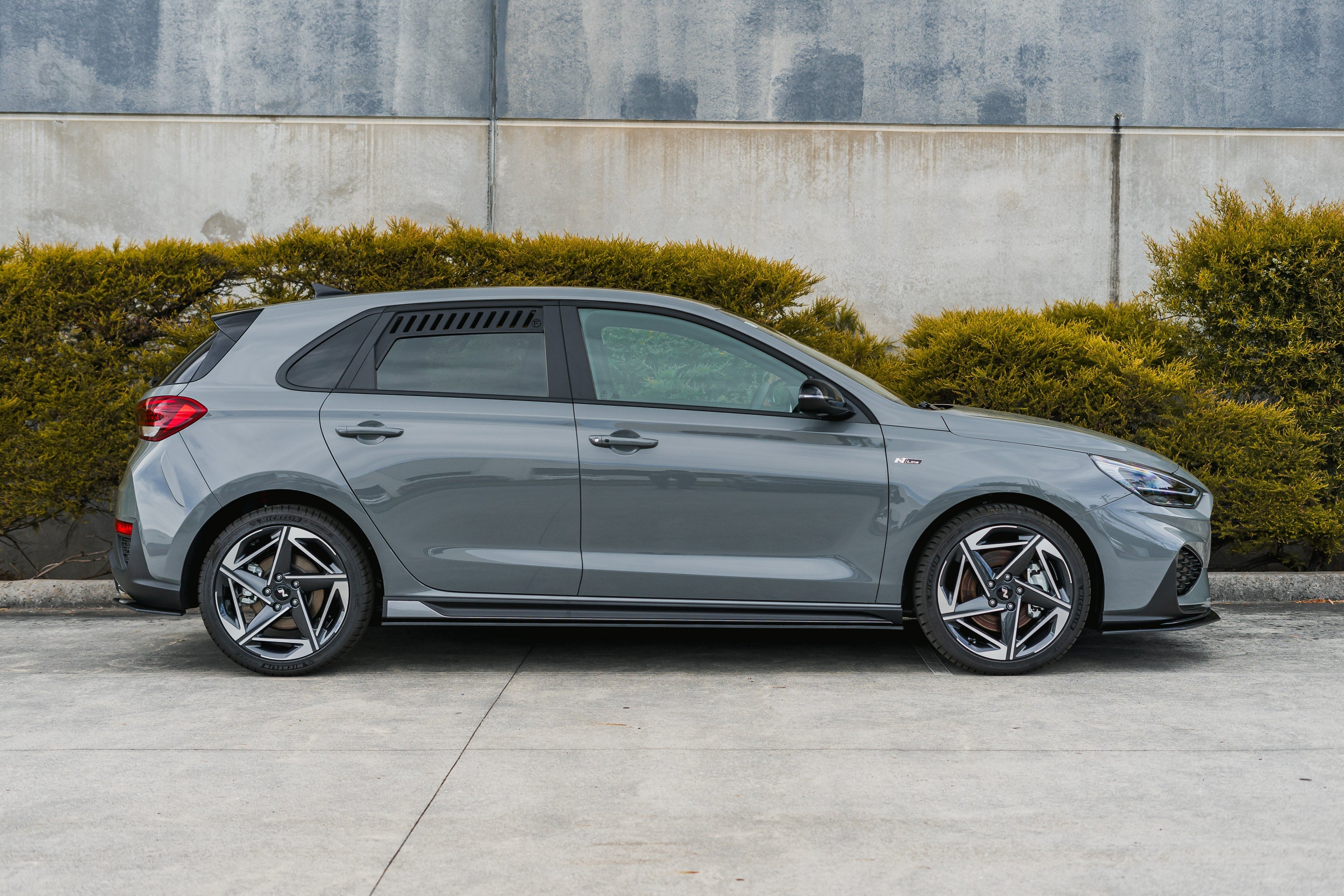 FLOW Designs  Hyundai i30N-Line Hatch PDe.V6 FL 2024+ Rear Window Vents (Pair) - MODE Auto Concepts