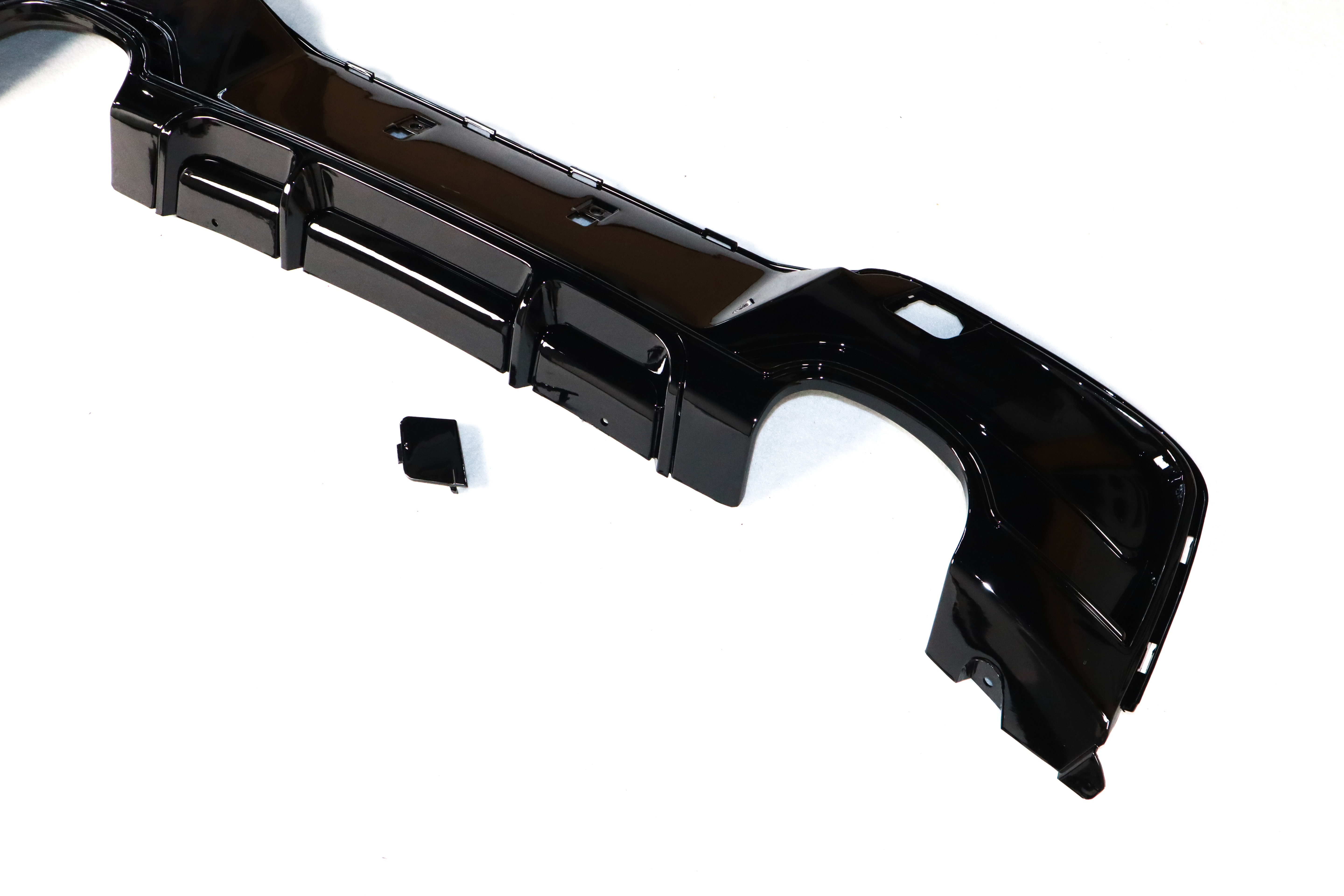 Exon Gloss Black Rear Diffuser w. Quad Outlet for BMW 1-Series 114i 116i 118i 125i M135i F20 M-Sport Pre-LCI