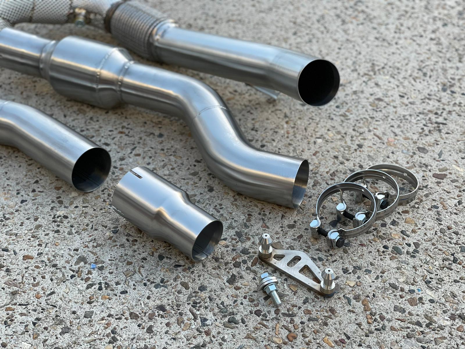 MODE Design Decatted 3.5" Downpipe V2 MQB AWD VW Golf MK8 R Audi S3 8Y 2.0T EA888 - MODE Auto Concepts