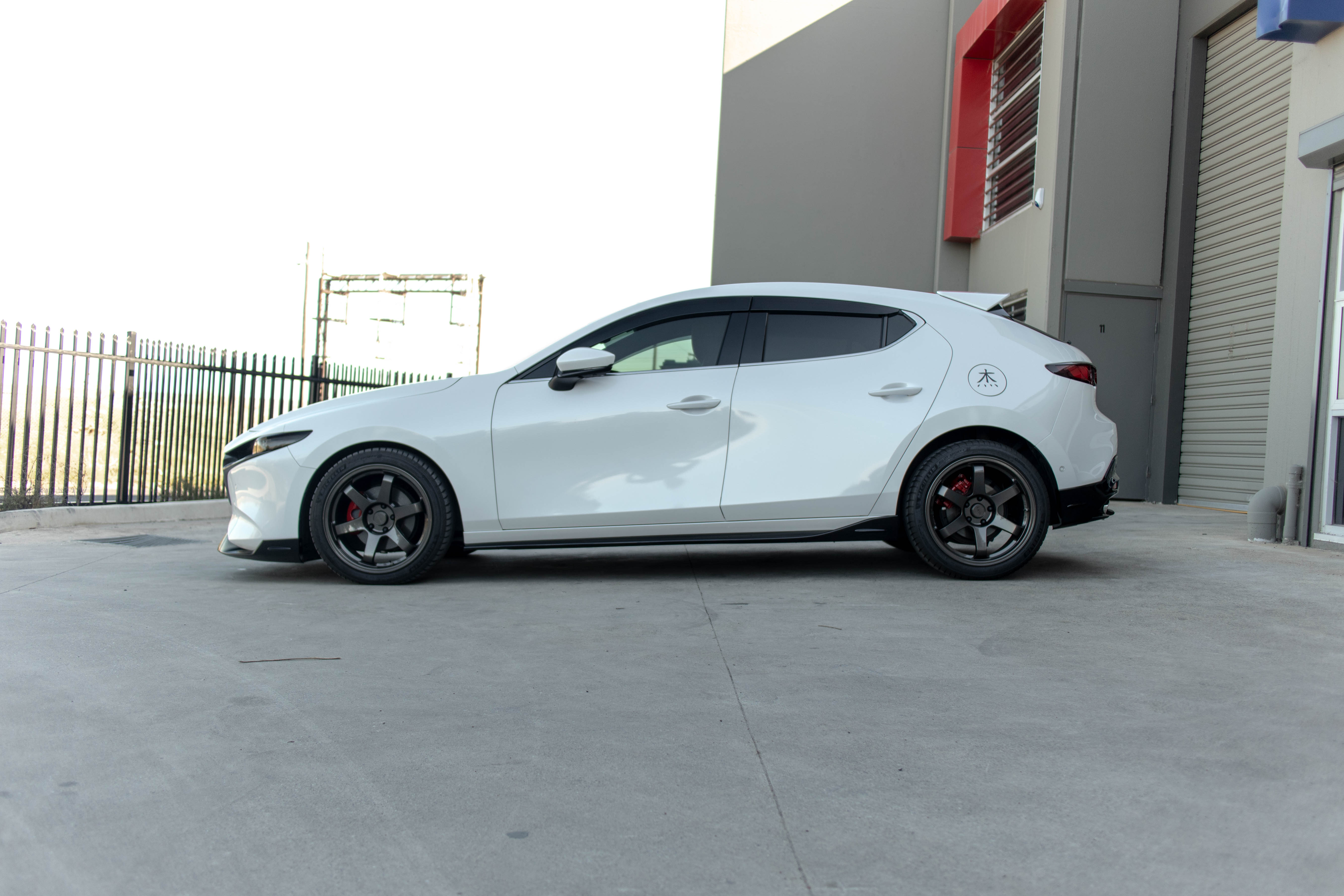 Zero Offset  Kuroi Style Side Skirt for 19+ Mazda 3 BP (Hatch/Sedan) - MODE Auto Concepts