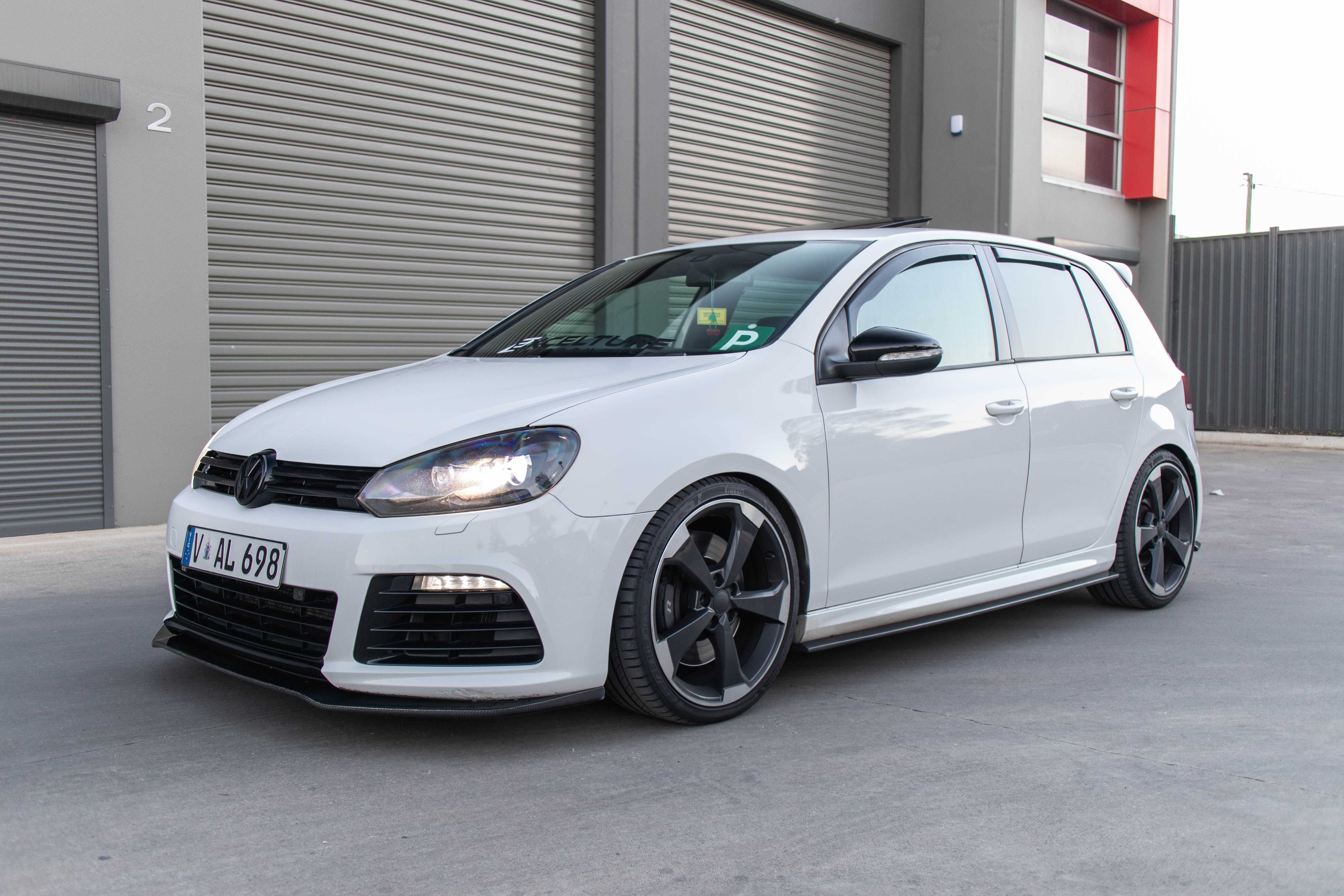 Zero Offset  MTC Design Style Side Skirts (Carbon Fibre) for Volkswagen Golf (MK6) - 2009-14 - MODE Auto Concepts