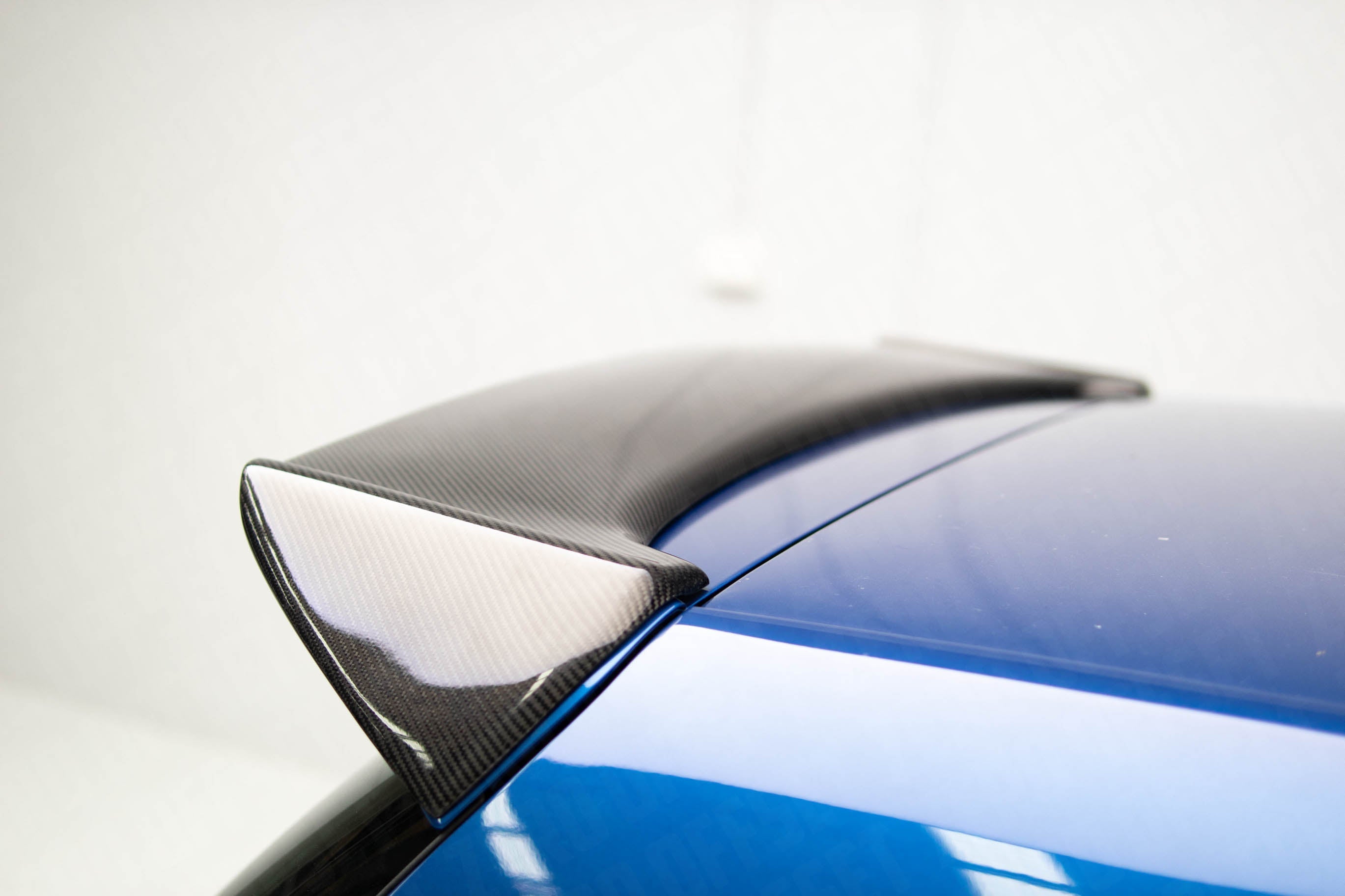 Zero Offset  OSIR Style Spoiler for Volkswagen Golf MK6 GTI/R (Carbon Fibre) - MODE Auto Concepts