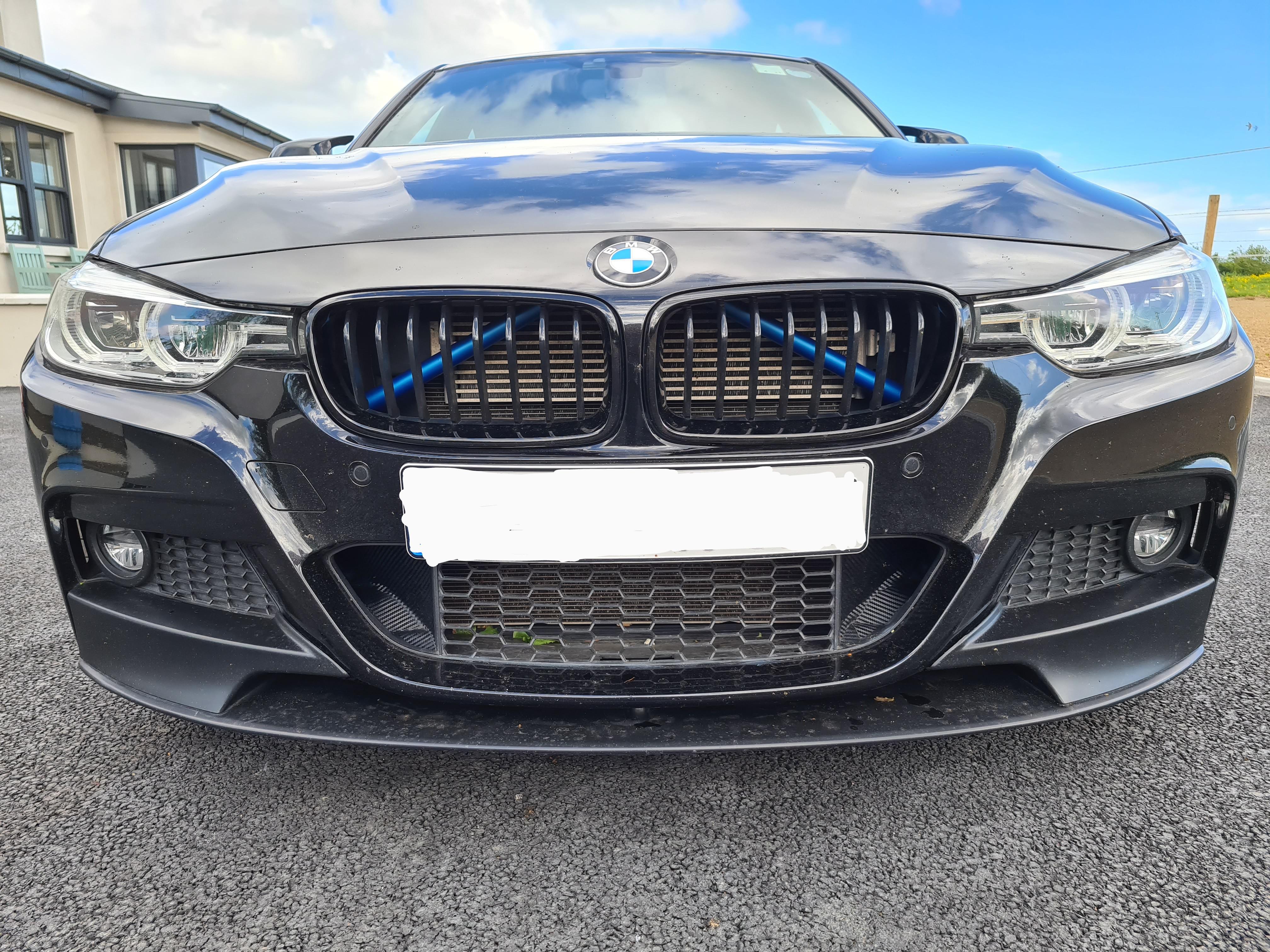 Exon Front Grille V-Brace Trim Cover Blue suits BMW F-Series 1 / 2 / 3 / 4 Series (F20 / F22 / F30 / F32) Z4 (G29) - MODE Auto Concepts